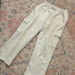 Woman’s cargo wide leg sweats